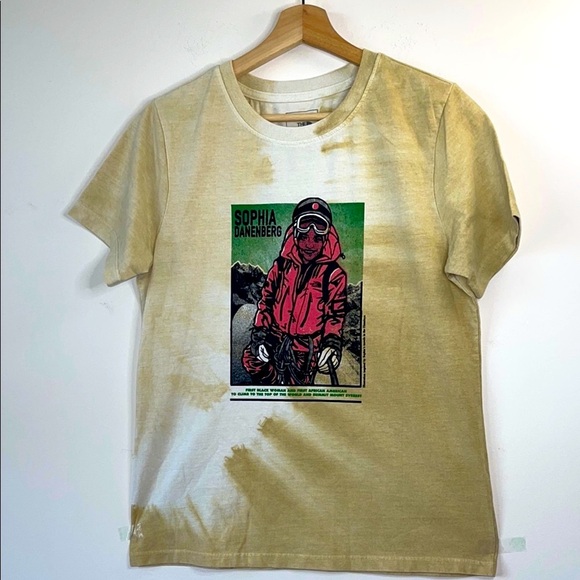 The North Face Beige Graphic Tee - Picture 1 of 8